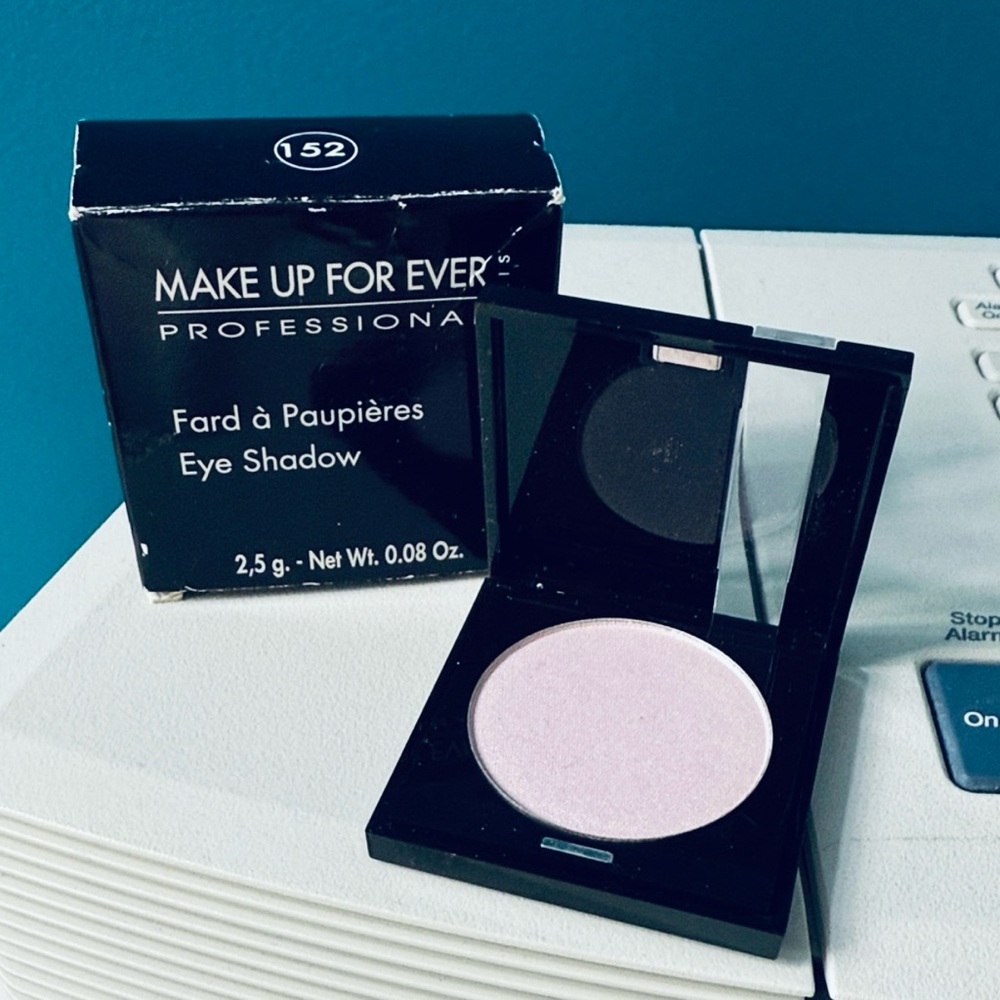 SALE🩷Makeup Forever Professional Eye Shadow - 152